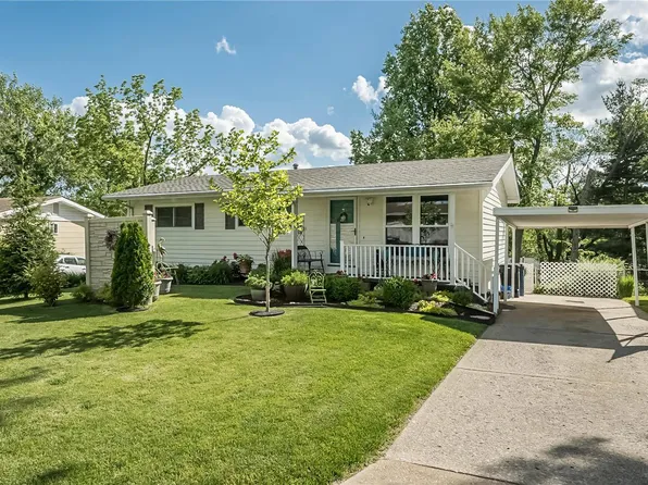 410 Aqua Ridge Dr, Saint Louis, MO 63129