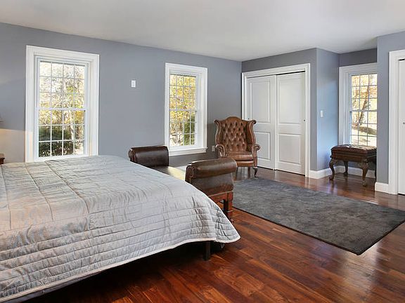 Master with en-suite bath