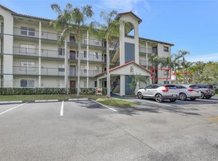 Hawthorne E, Pembroke Pines, FL 33027