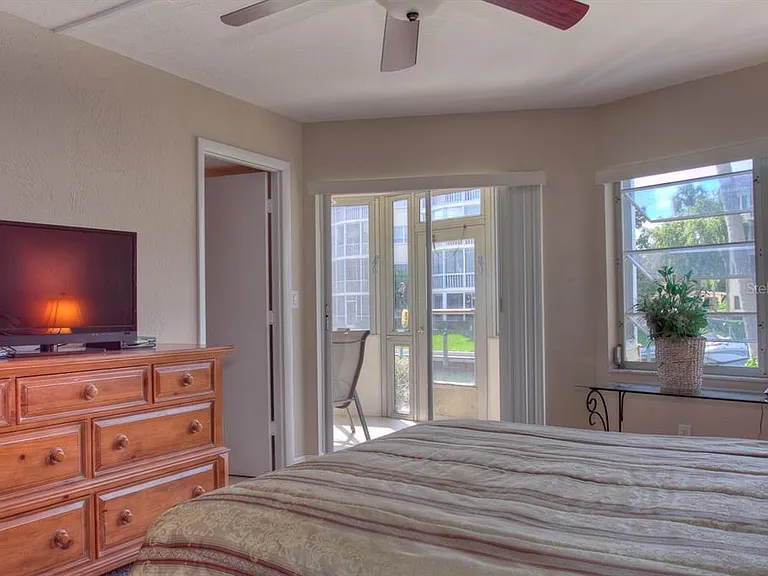 1250 N Portofino Dr #107MAR — Photo 17