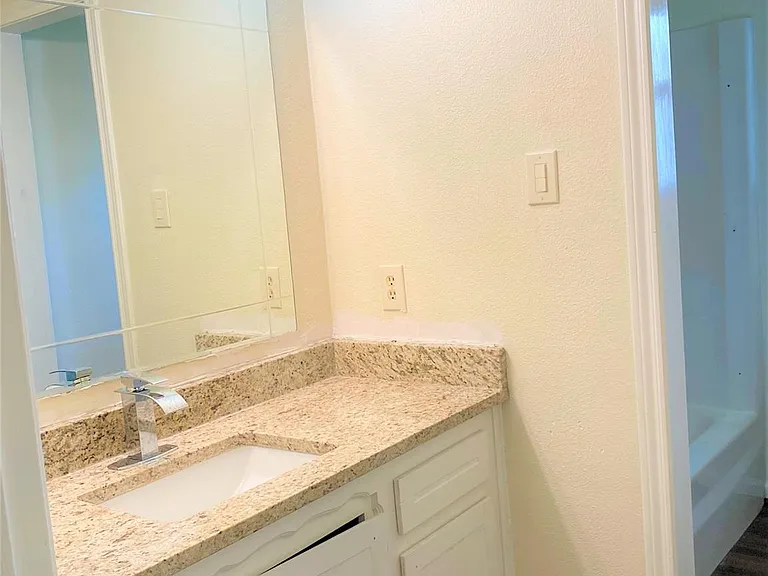 803 Dogwood St — Photo 13