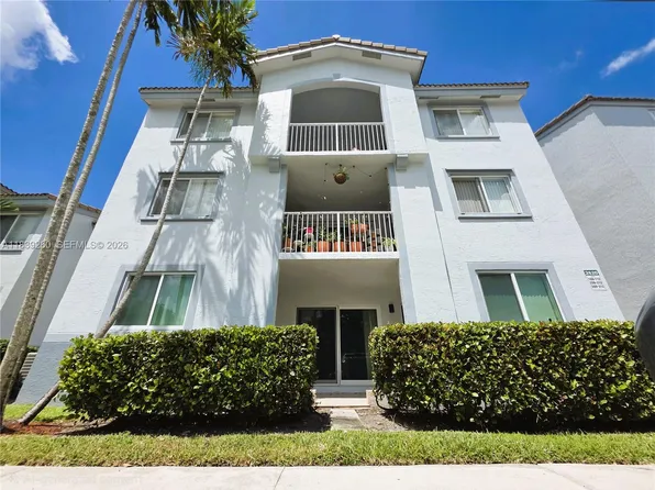2620 S University Dr APT 111, Davie, FL 33328