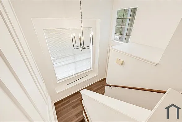 146 S Walden Elms Cir — Photo 16