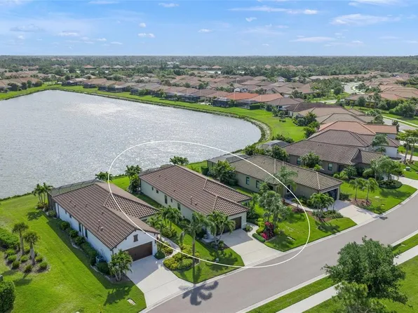 215 Cassano Dr, Nokomis, FL 34275