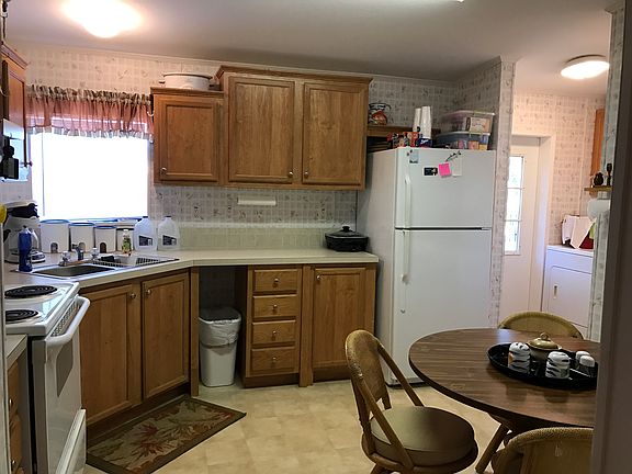 3rd image of 266 Worley St