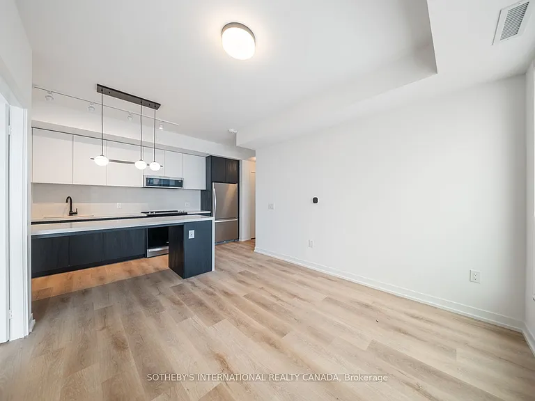 5 York Rd #911 — Photo 14