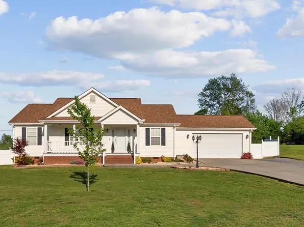 101 Lanier Dr, Chatsworth, GA 30705