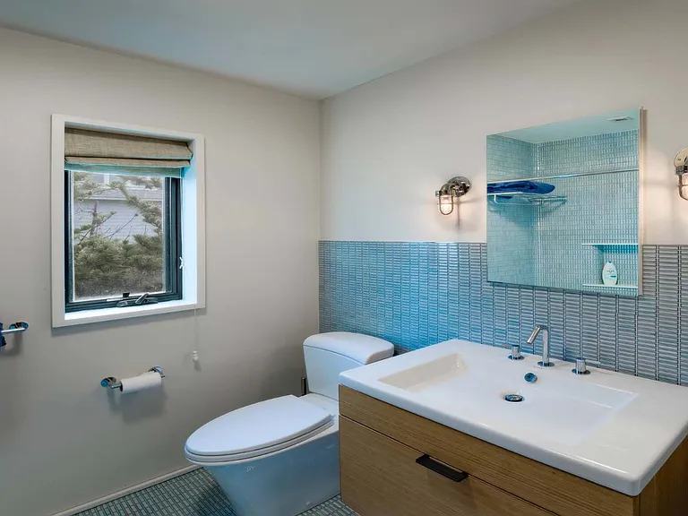615 Dune Rd — Photo 19