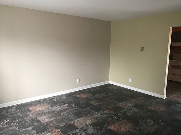 5th image of 1143 Burgundy Ln