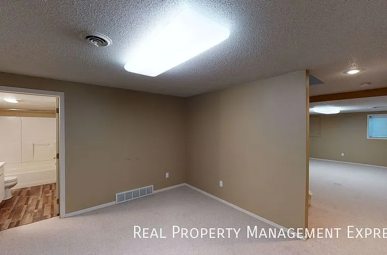 305 E Pine Lake Dr — Photo 33