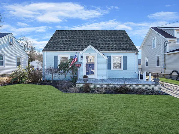 44 Terrell Street, Patchogue, NY 11772