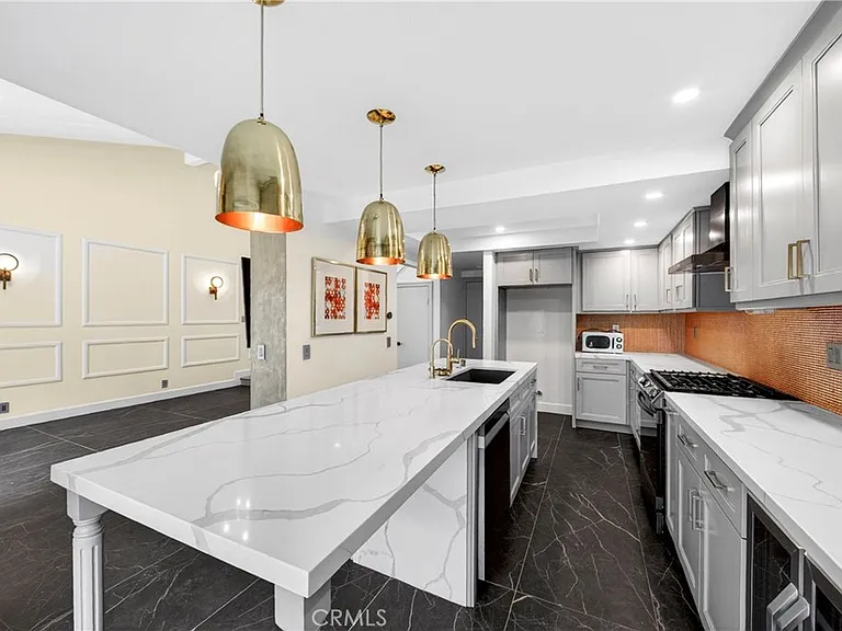 1034 Creekside Dr — Photo 12