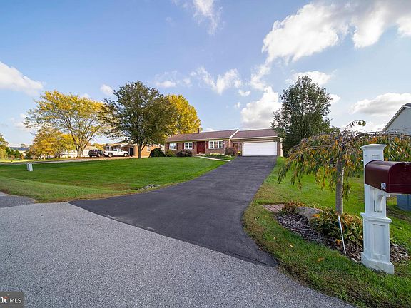 4th image of 336 Shagbark Ct
