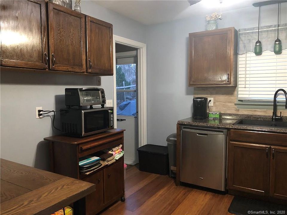 8 Lake St, Ledyard, CT 06339 | Zillow