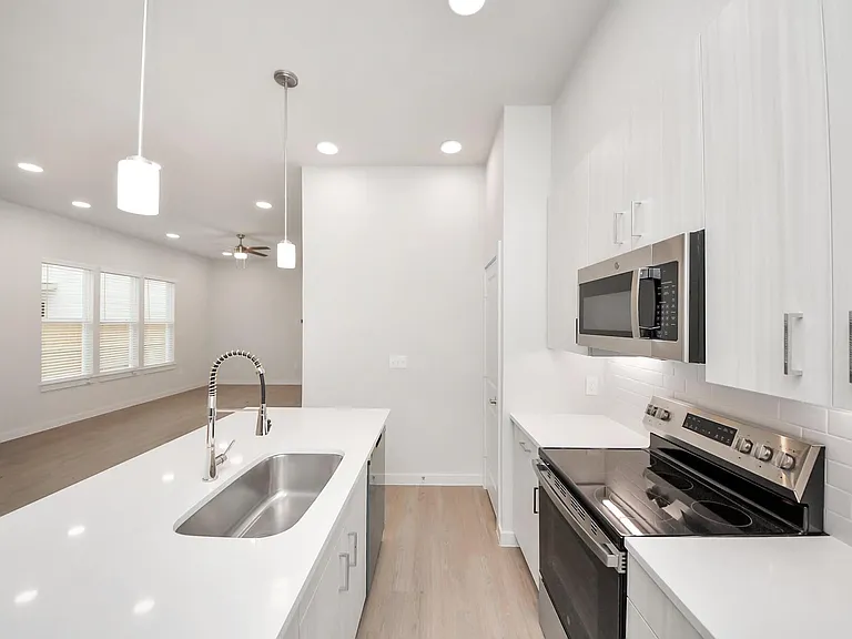 7330 Leighton Meadow Ln — Photo 14