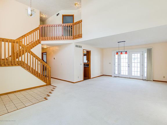 5th image of 5010 Runnymede Dr