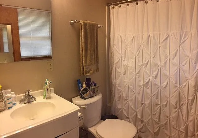 3 bed, 1400 sqft, $1,800 — Photo 3
