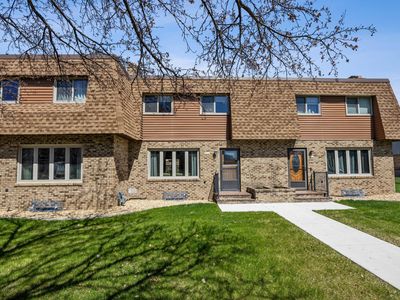 1402 E Gateway Cir S APT L, Fargo, ND, 58103
