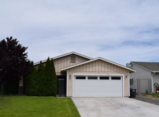 102 E Linden Ave, Moses Lake, WA 98837