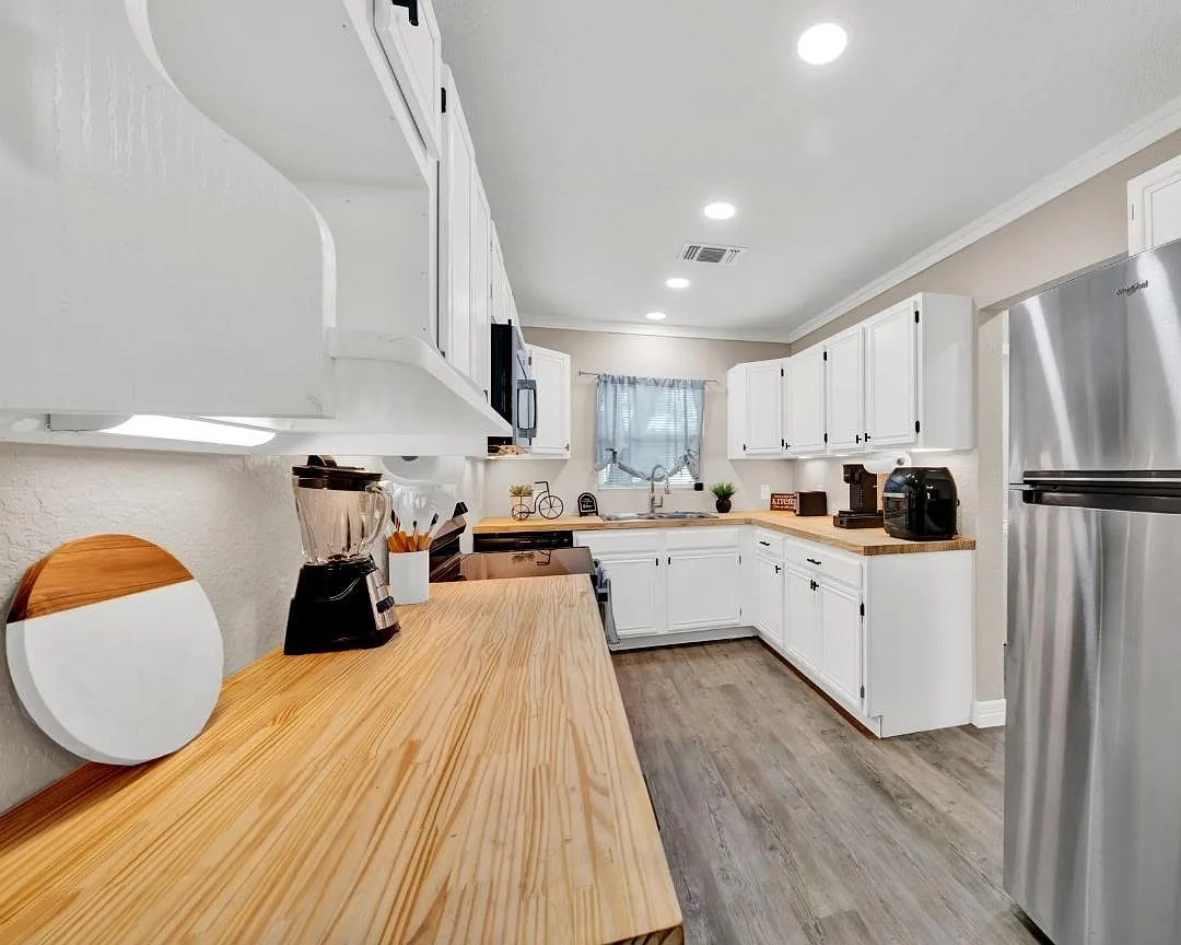 4 bed, 2.0 bath, 2095 sqft, $797 — Photo 3