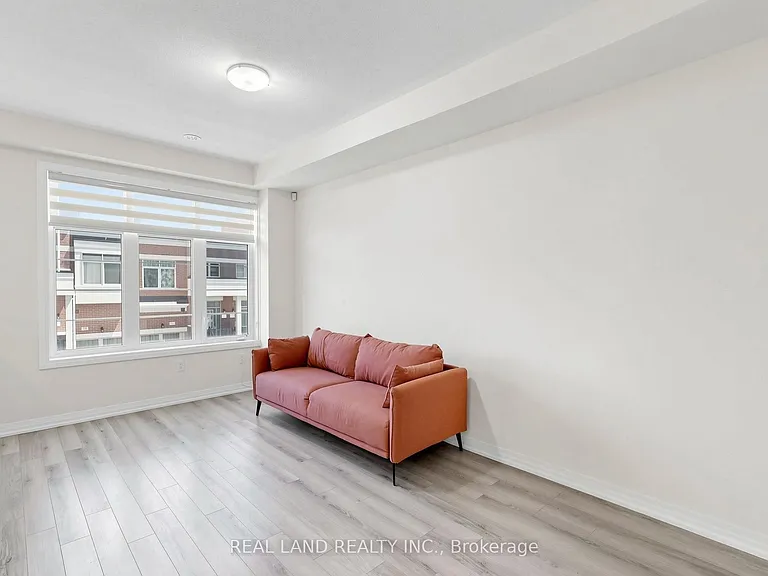 24 Sissons Way — Photo 3