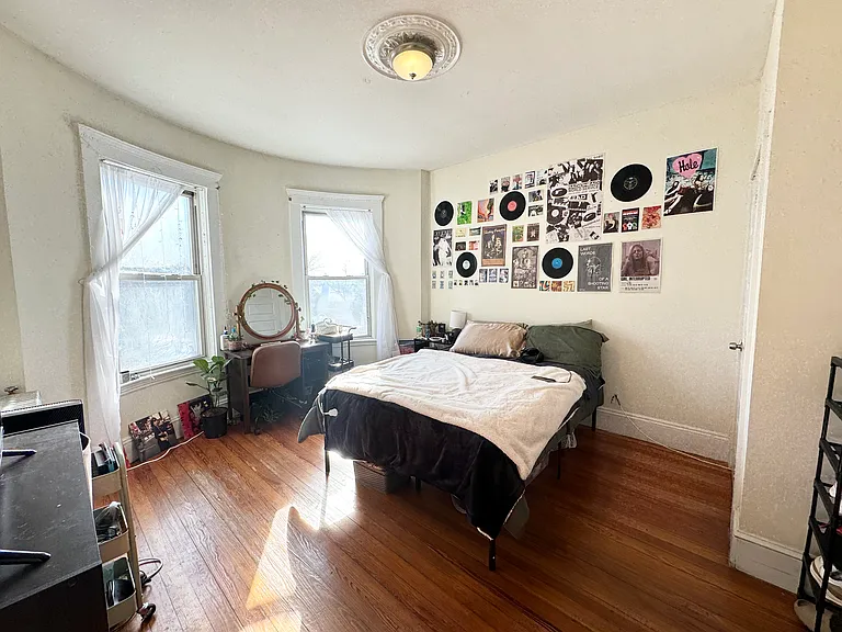 692 Columbia Rd #3L — Photo 3