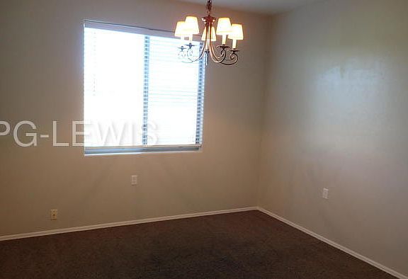 2nd image of 1579 W Cottonwood Bluffs Dr