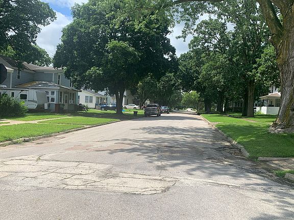5th image of 807 Audubon St