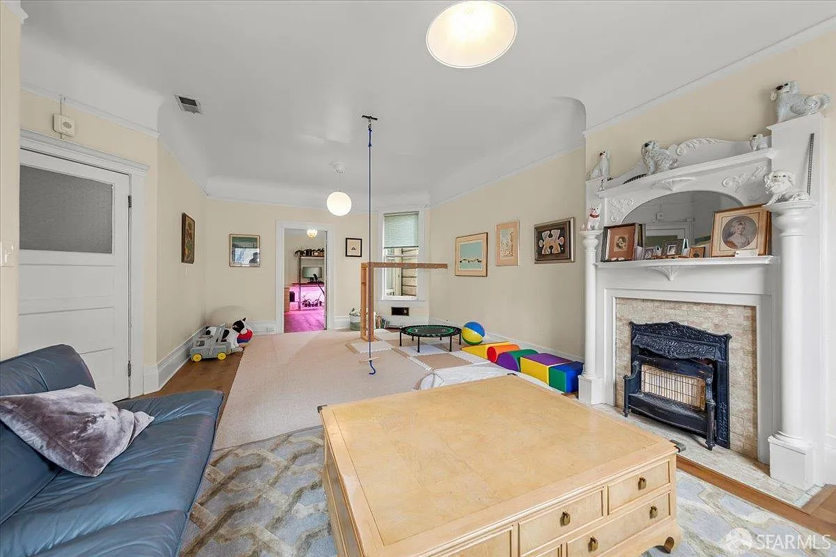 Building Photo - 2275 California St #3