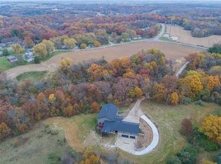 3127 Sandy Beach Rd NE, Solon, IA 52333