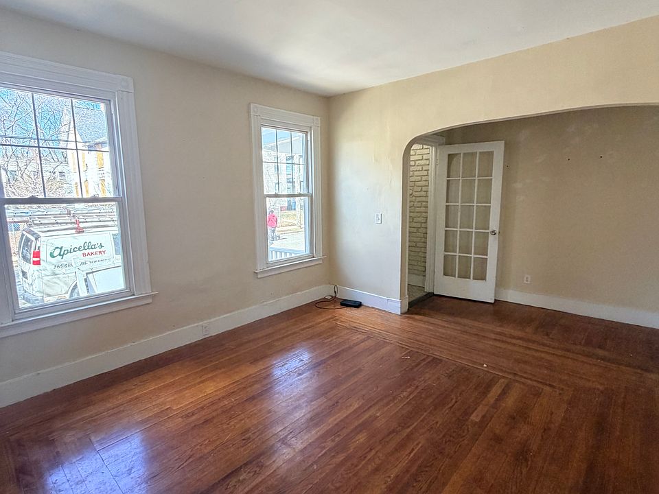 1st image of 41 Hotchkiss St #1-0