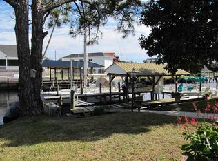 912 Aquamarine Dr, Gulf Breeze, FL 32563