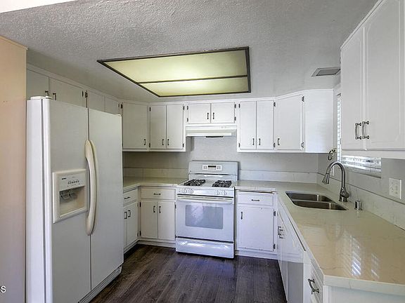 5th image of 86 S Sierra Madre Blvd APT 2