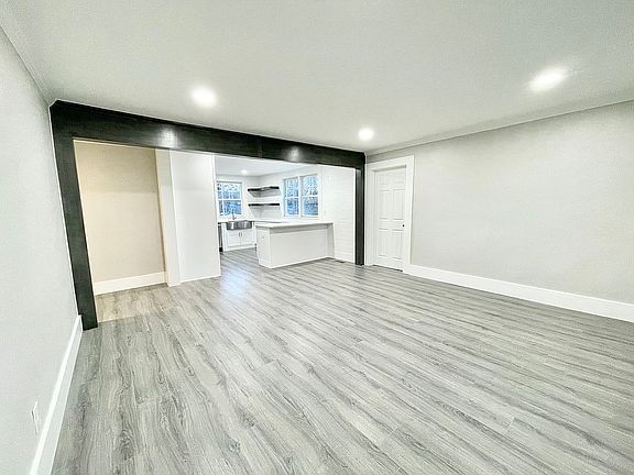 2nd image of 162 Collins Ave