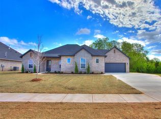 516 S Freedom Dr, Mustang, OK 73064