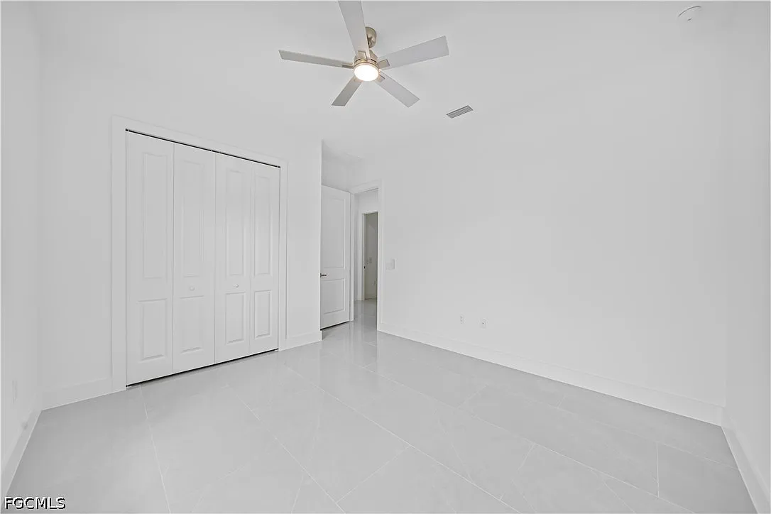 3 bed, 2.0 bath, 1270 sqft, $2,000 — Photo 2