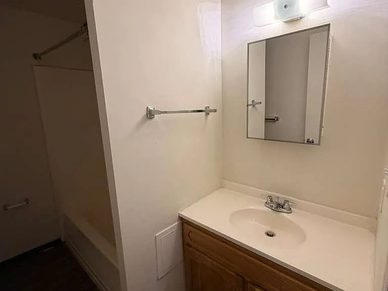 804 Lorain St #2 — Photo 7