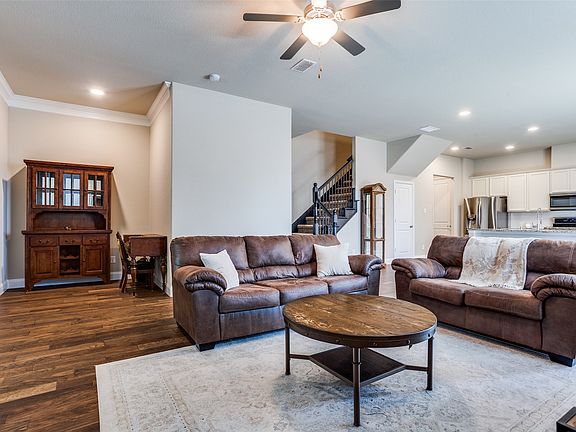 2nd image of 1428 Pebble Way