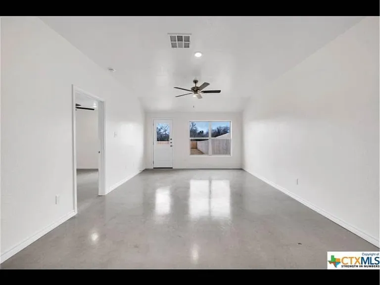 1250 Lehmann Dr #A — Photo 7