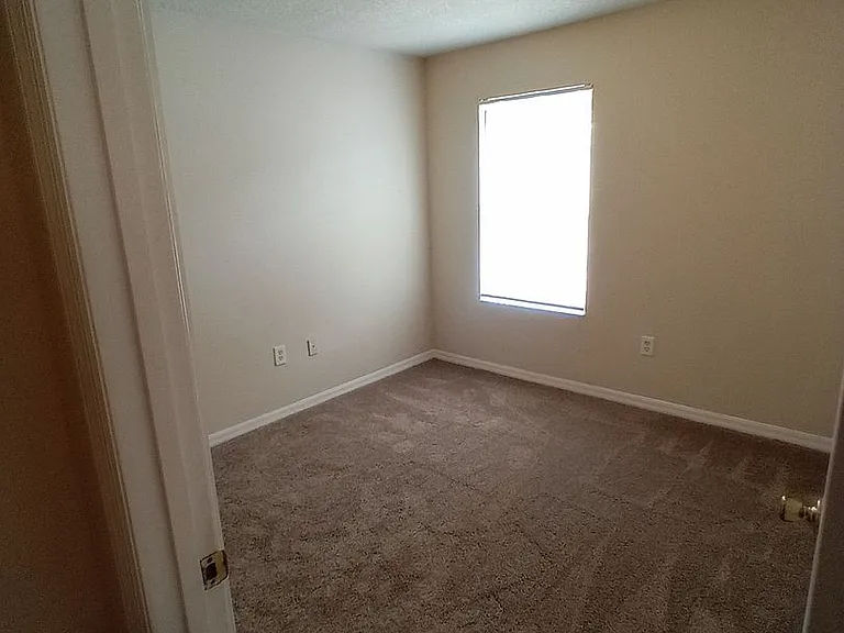 880 E Columbia Ave — Photo 25