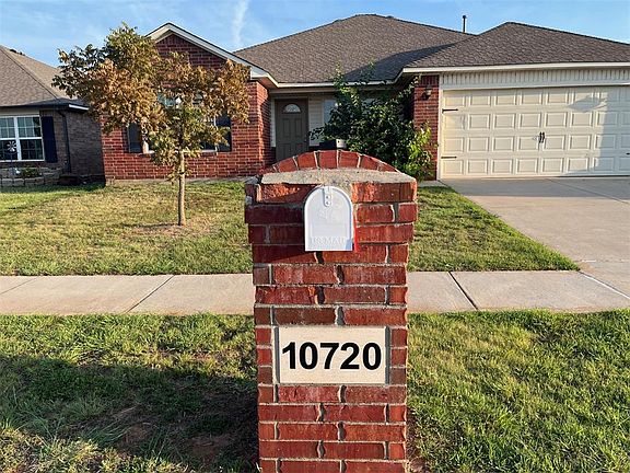 2nd image of 10720 NW 27th St