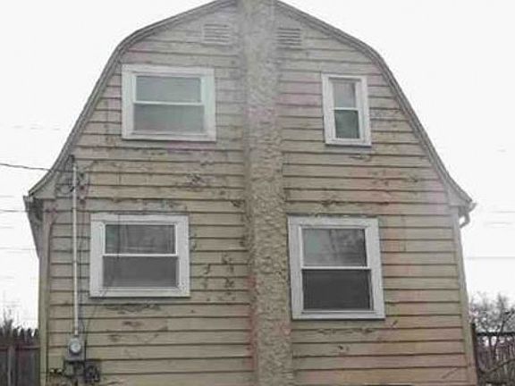 2nd image of 908 Lincoln Terrace Dr
