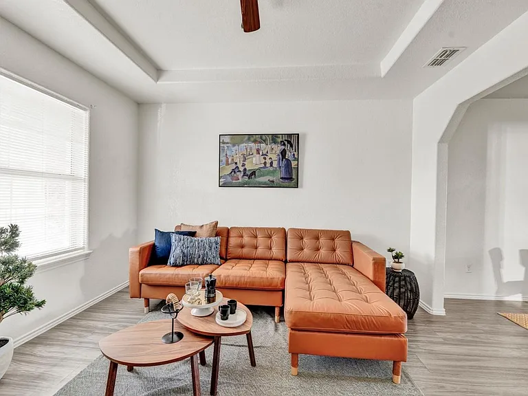 403 N. Broadway Street — Photo 16