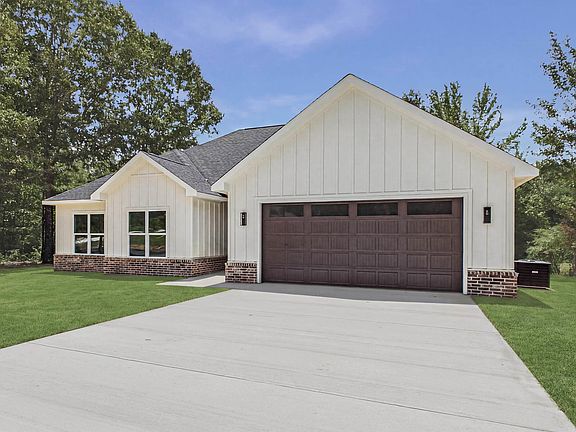 3rd image of 161 Coby Ln