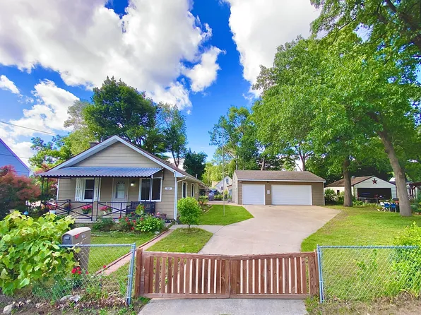 319 Holly St SW, Wyoming, MI 49548