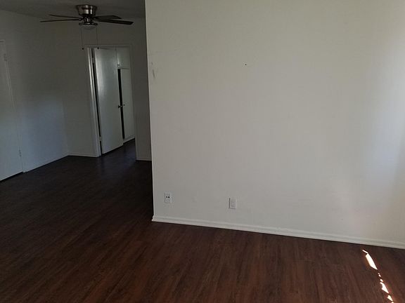 4th image of 6207 Fulton Ave #20