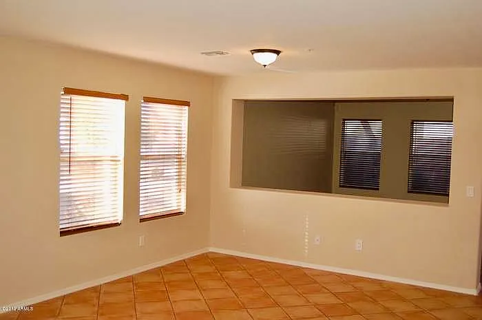 8942 E Shangri La Rd — Photo 5