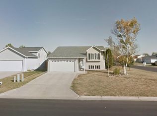 3810 Village Green Dr, Moorhead, MN 56560