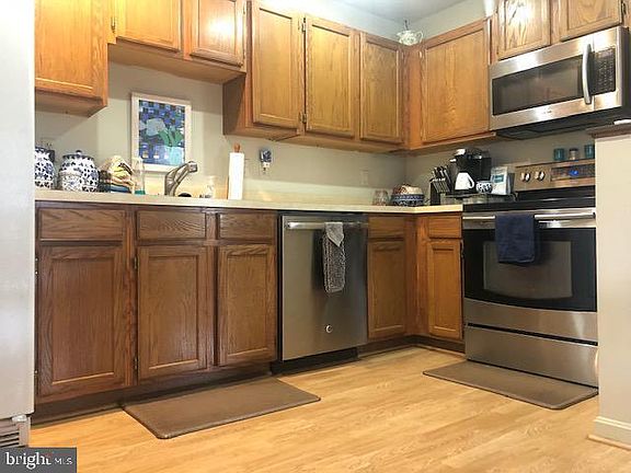 2nd image of 768 209th St