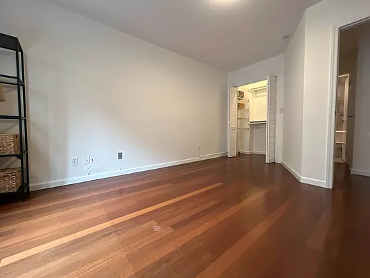 Entry / hallway, photo 8